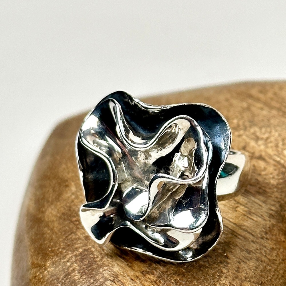 Silpada Designs .925 Sterling Silver “Flower” Ring - Size 7